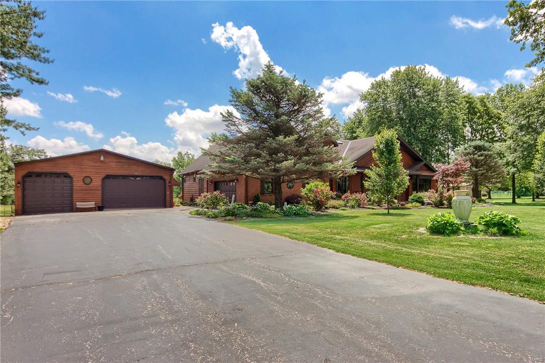 3534 Staunton Road Edwardsville, IL 62025 - Photo 3 of 53