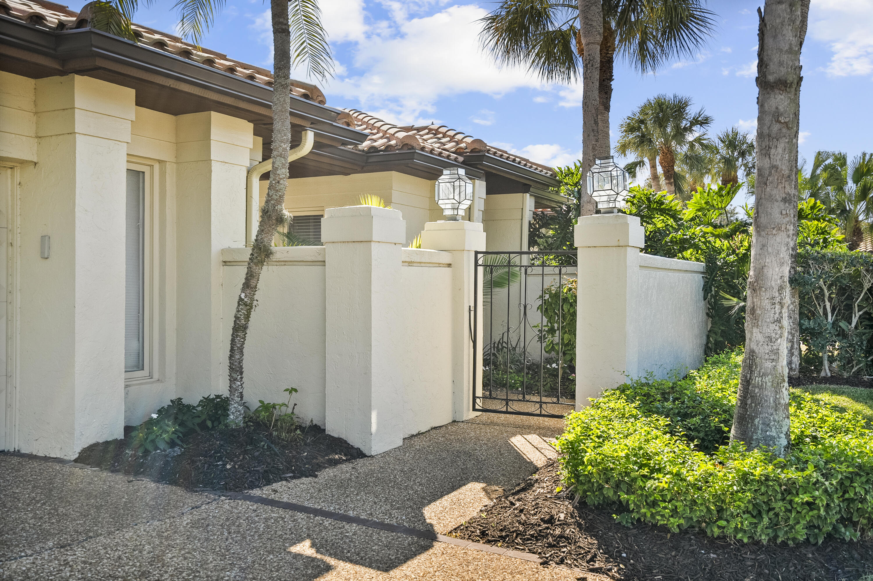 5402 Southeast Meredith Terrace Stuart, FL 34997 - Photo 4 of 65 DSC08397