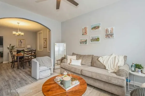 $2,800 | 1140 West Roscoe Street, Unit G, Chicago, IL 60657