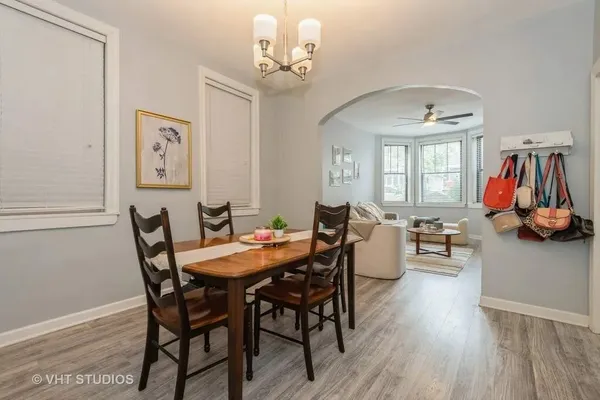 $2,800 | 1140 West Roscoe Street, Unit G, Chicago, IL 60657