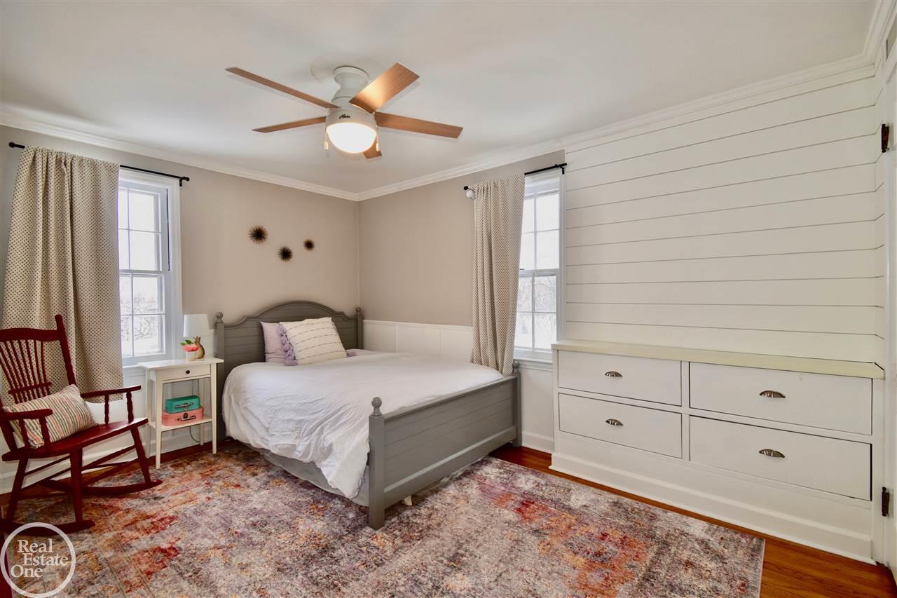 404 Lothrop Road Grosse Pointe Farms, MI 48236 - Photo 11 of 33