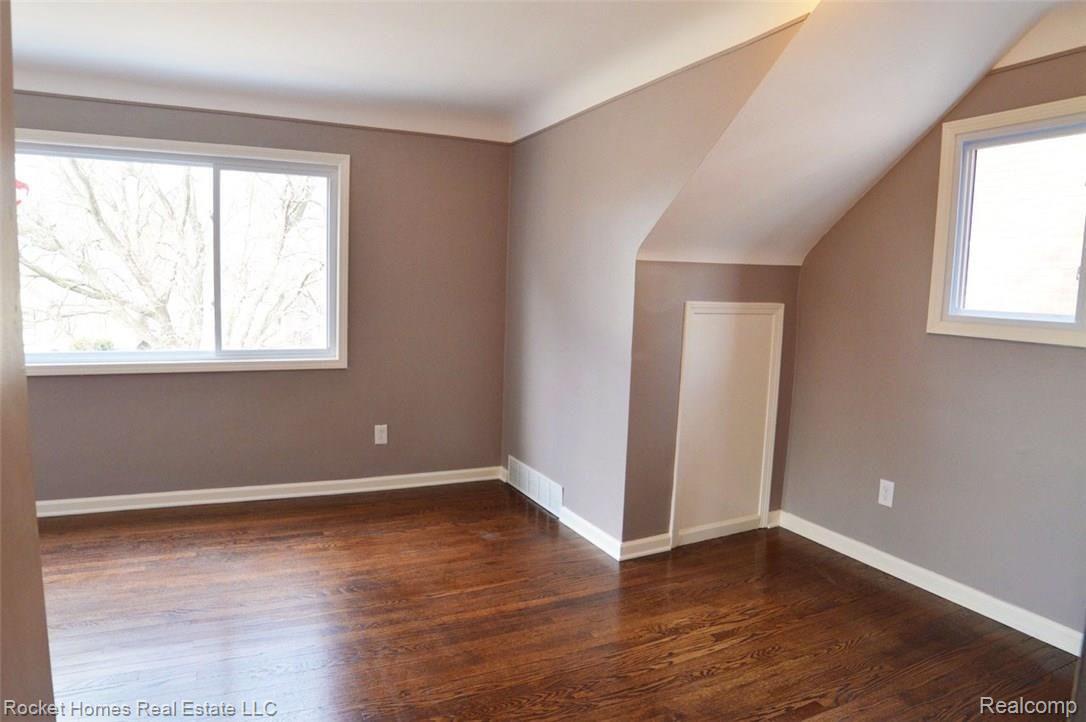 17148 Evergreen Road Detroit, MI 48219 - Photo 15 of 17 Family Room.jpg