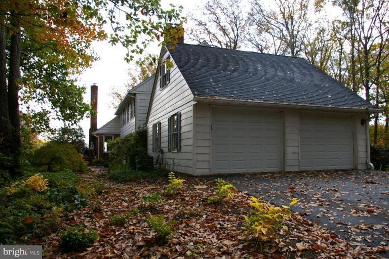 3419 Merrimac Road Davidsonville, MD 21035 - Photo 21 of 30 Garage 2