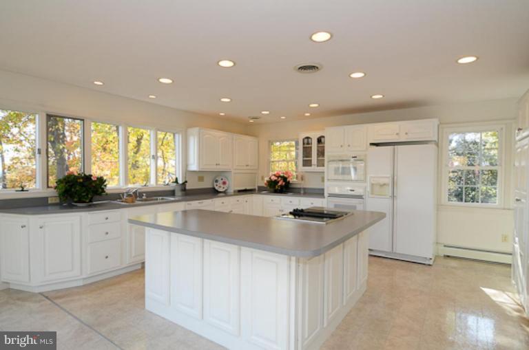 3419 Merrimac Road Davidsonville, MD 21035 - Photo 4 of 30 Kitchen