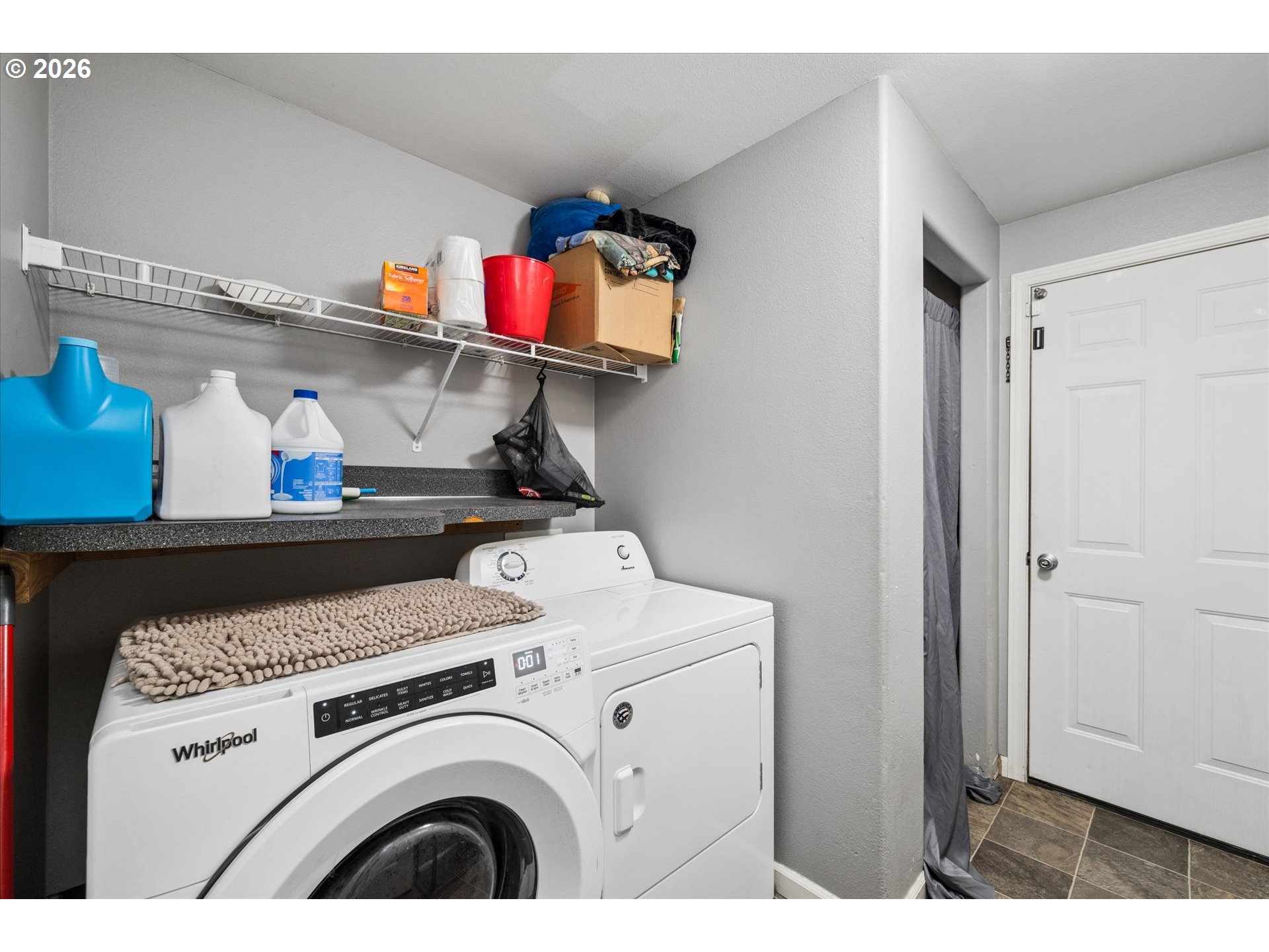 995 Kintzley Avenue Springfield, OR 97478 - Photo 23 of 47 Laundry