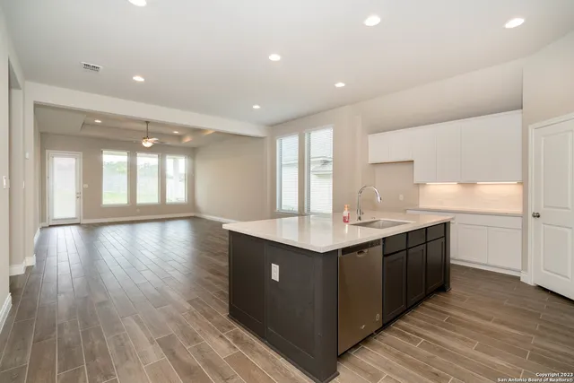 $2,850 | 1154 Cadogan Squire, San Antonio, TX 78260