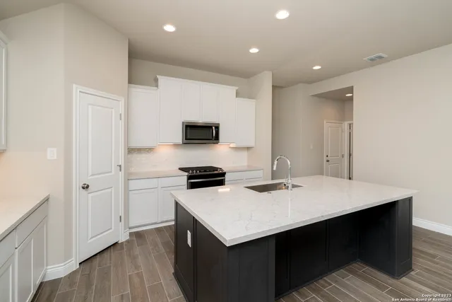 $2,850 | 1154 Cadogan Squire, San Antonio, TX 78260