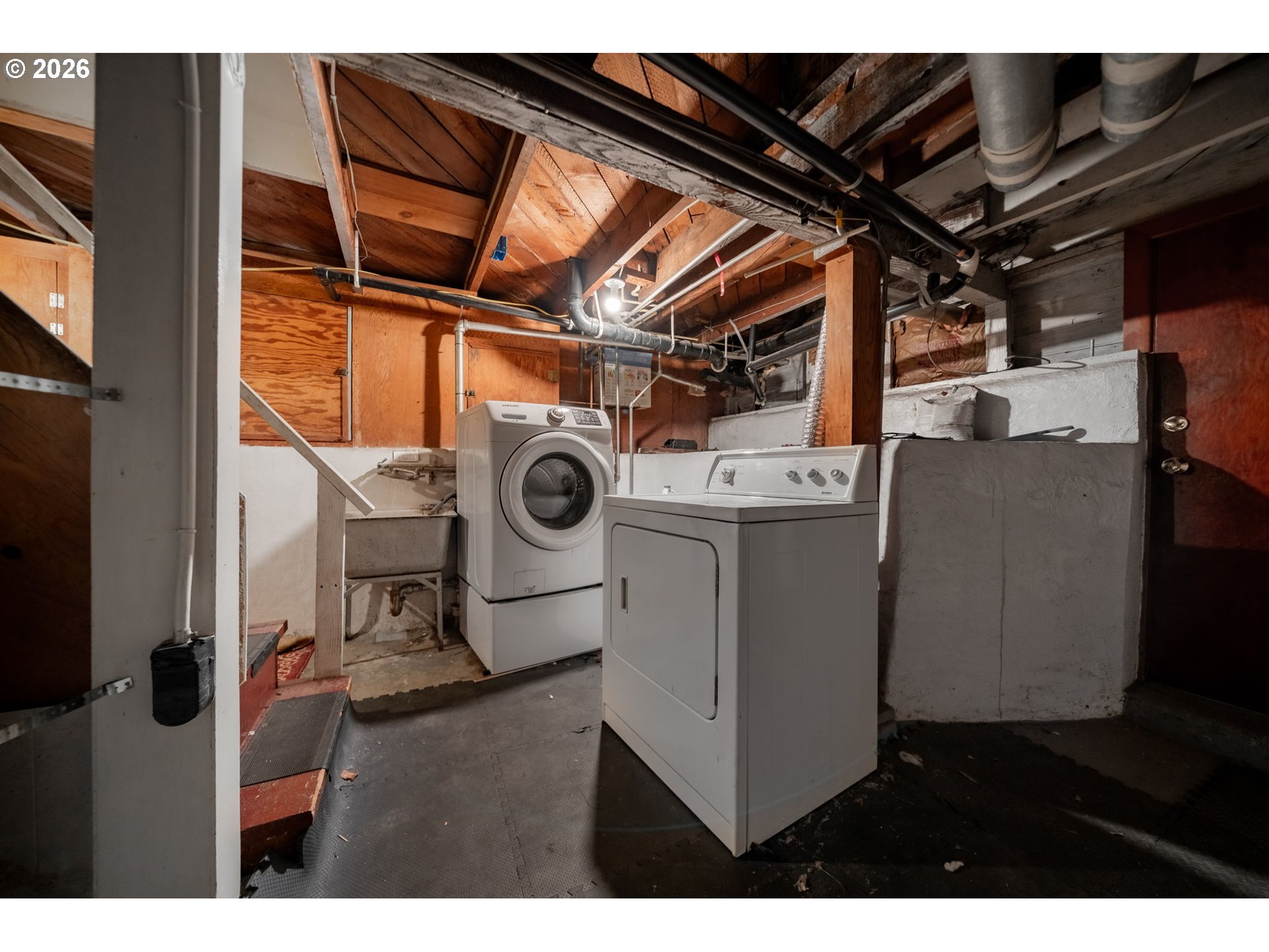 360 Northeast 75th Avenue Portland, OR 97213 - Photo 24 of 36 a utility room with dryer and washer
