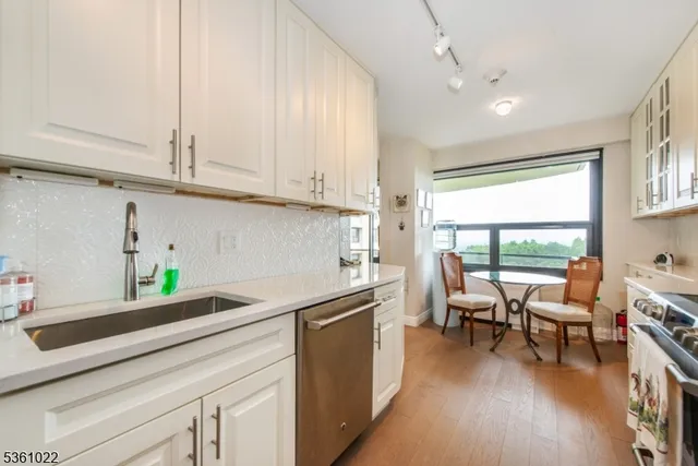 $775,000 | 2 Claridge Drive, Unit NE, Verona, NJ 07044