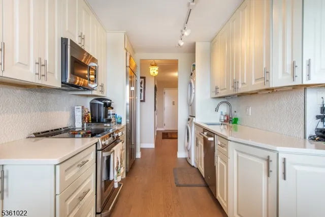 $775,000 | 2 Claridge Drive, Unit NE, Verona, NJ 07044