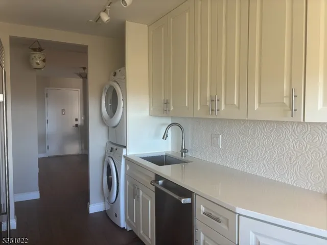 $775,000 | 2 Claridge Drive, Unit NE, Verona, NJ 07044