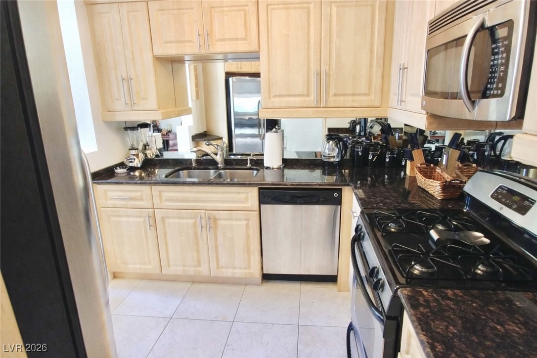 230 East Flamingo Road, Unit 336 Las Vegas, NV 89169 - Photo 4 of 23