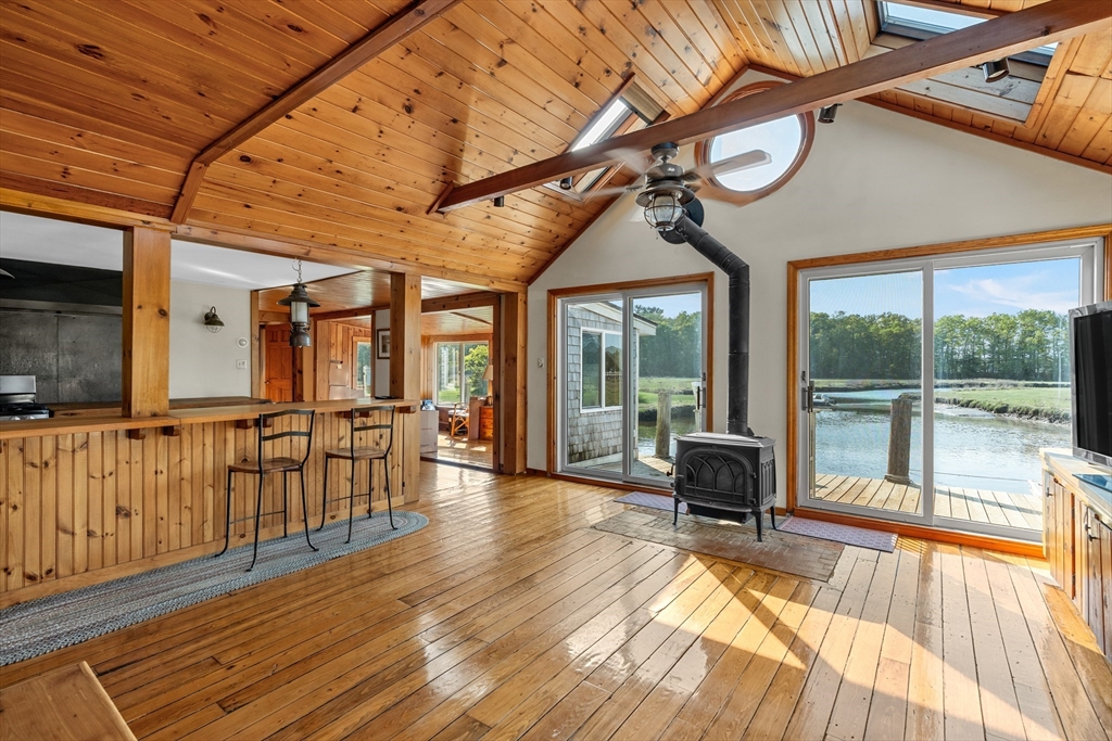 274 Gannett Road Scituate, MA 02066 - Photo 6 of 22