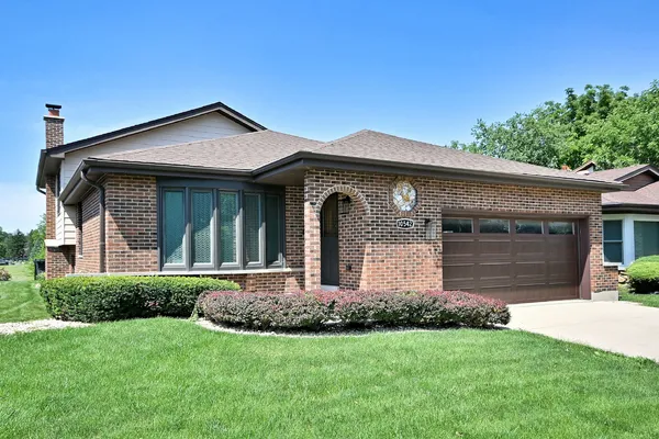 $460,000 | 10542 Camelot Street, Westchester, IL 60154