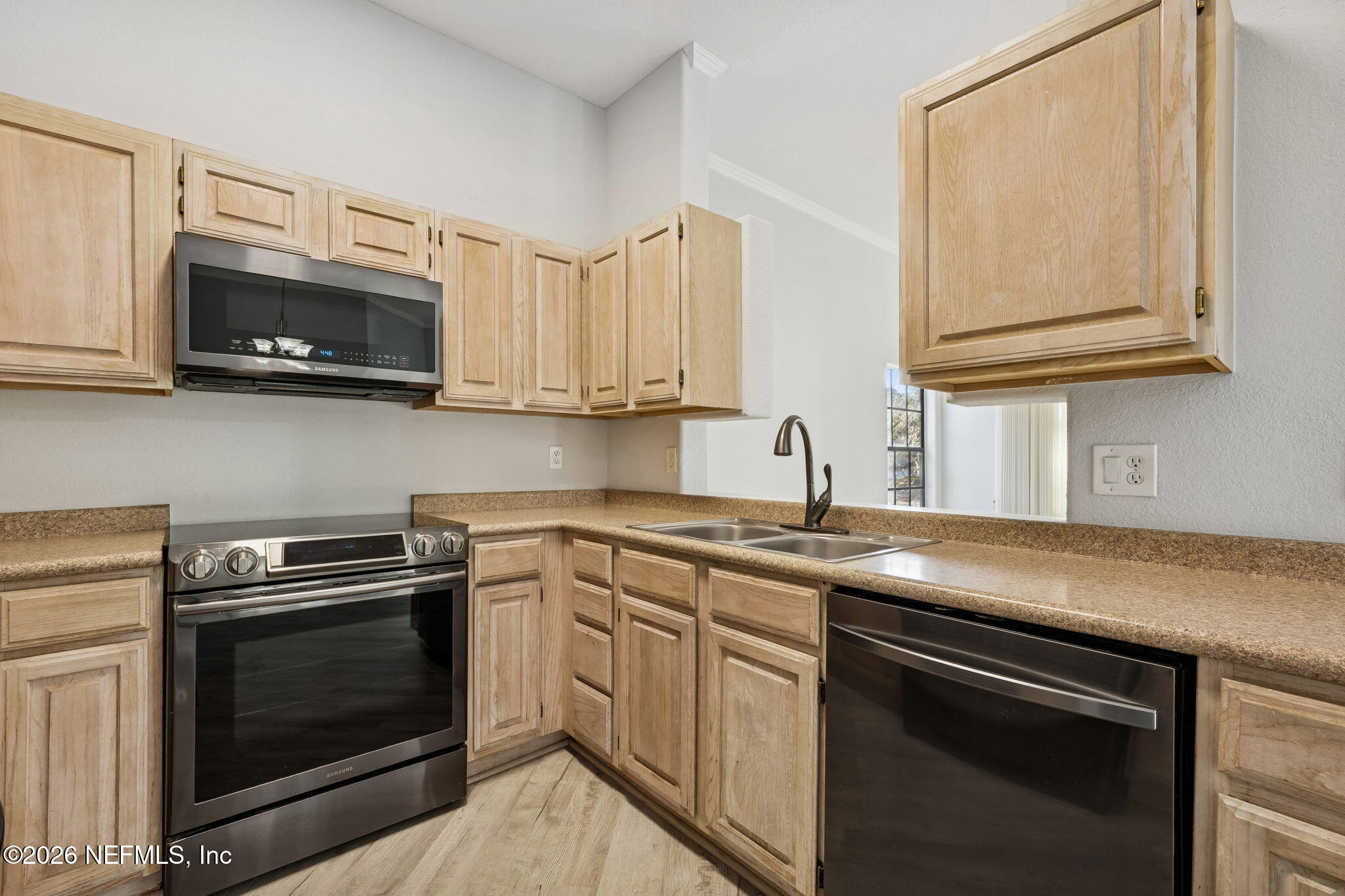 10150 Belle Rive Boulevard, Unit 1806 Jacksonville, FL 32256 - Photo 15 of 51 Kitchen