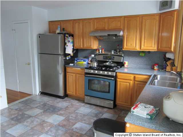 28 Rome Avenue Staten Island, NY 10304 - Photo 3 of 18 Additional Photo