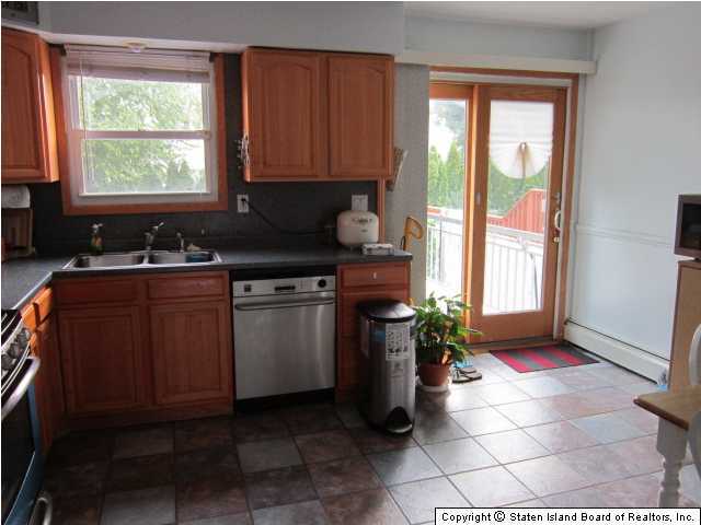 28 Rome Avenue Staten Island, NY 10304 - Photo 4 of 18 Additional Photo
