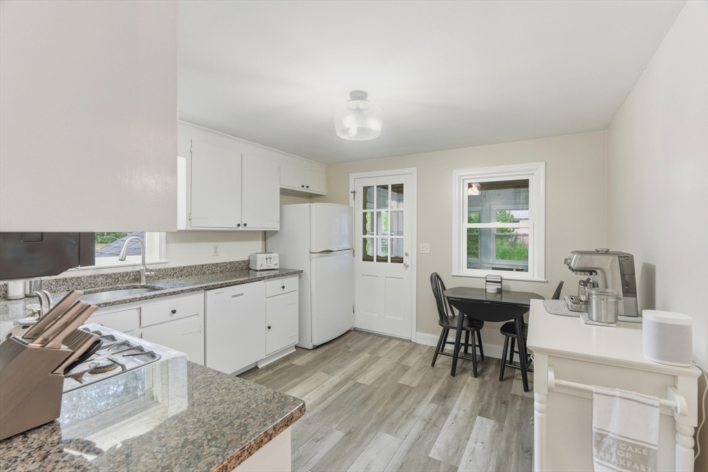 31 Allen Road Tewksbury, MA 01876 - Photo 11 of 35