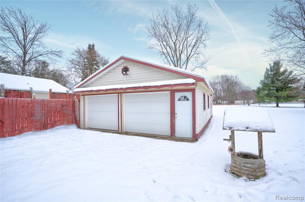1397 Roat Court Burton, MI 48509 - Photo 2 of 46 Gallery Image 2