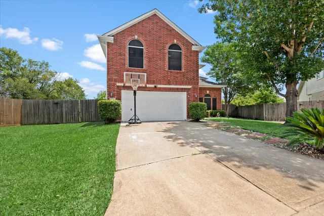 $315,000 | 8731 Majesticbrook Drive, Houston, TX 77095