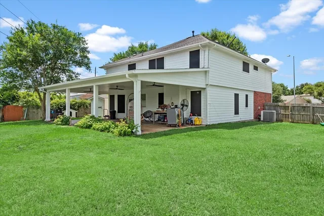 $315,000 | 8731 Majesticbrook Drive, Houston, TX 77095