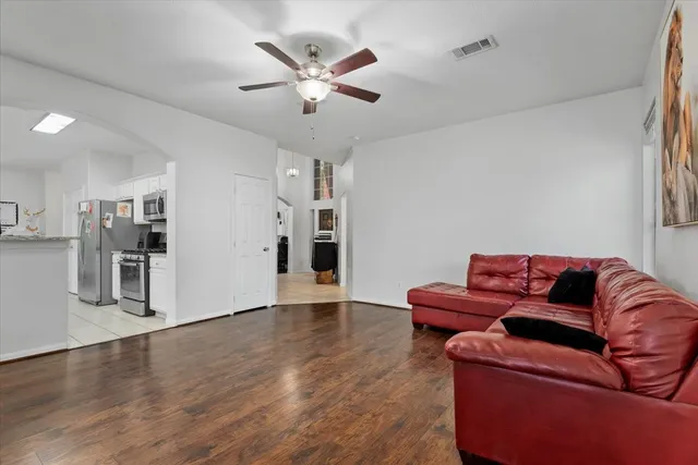 $315,000 | 8731 Majesticbrook Drive, Houston, TX 77095