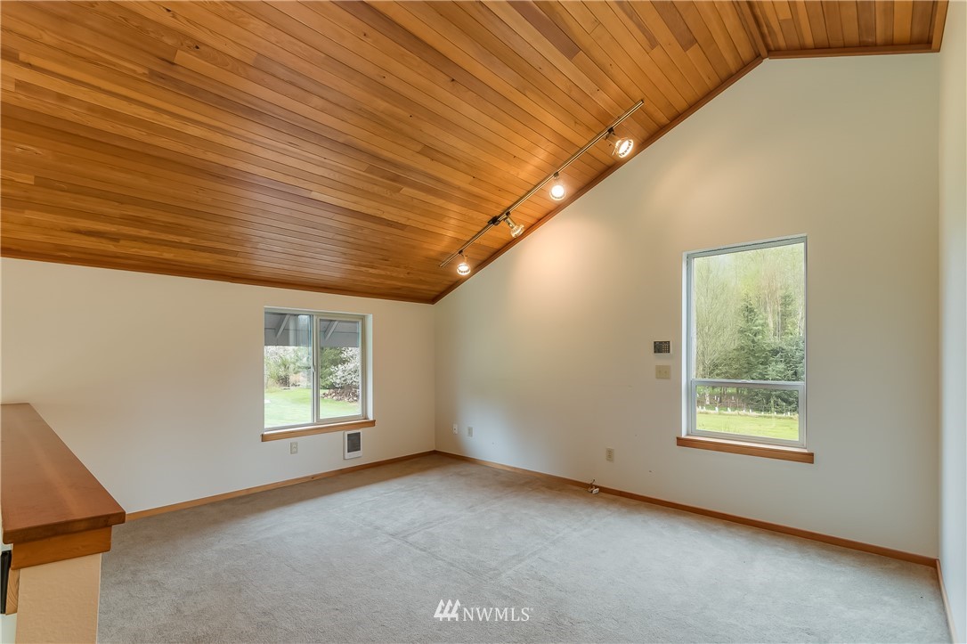 7526 Eason Road Maple Falls, WA 98266 - Photo 8 of 25 Gallery Image 8