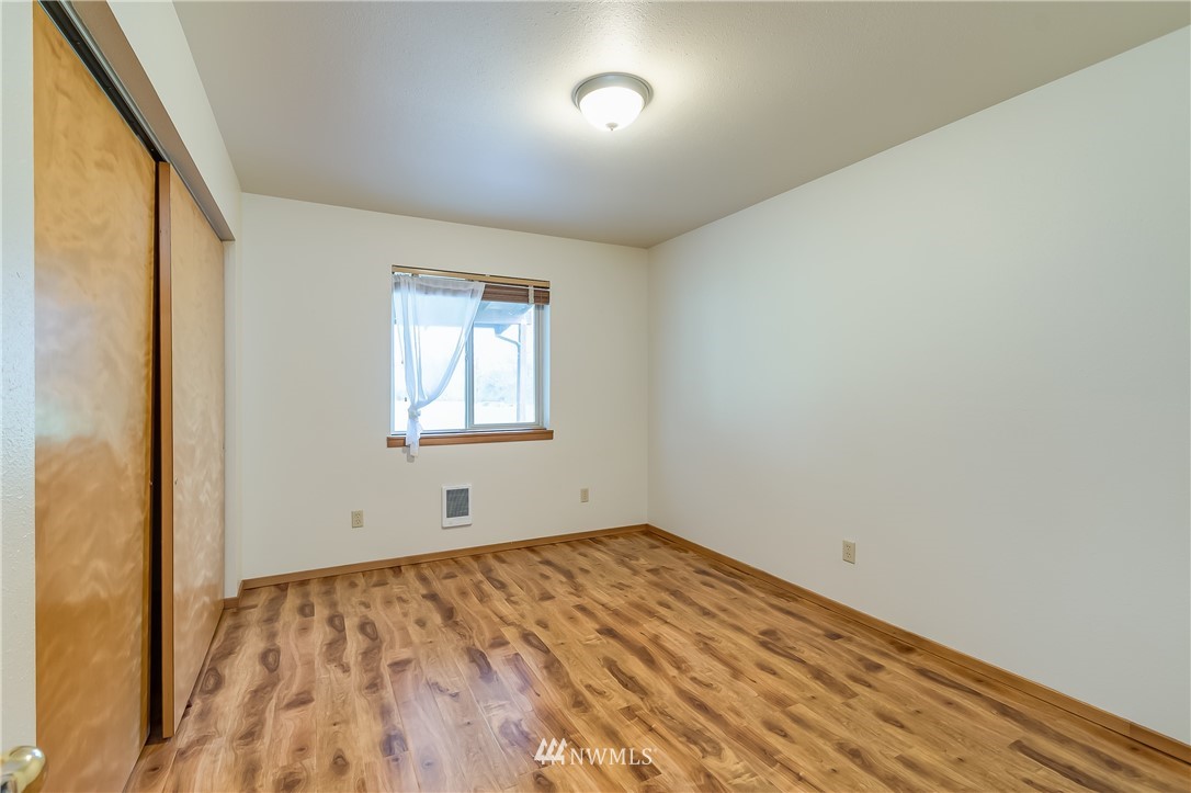 7526 Eason Road Maple Falls, WA 98266 - Photo 10 of 25 Gallery Image 10
