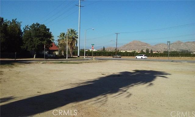 4479 Chicago Avenue Riverside, CA 92507 - Photo 2 of 6 a view of a lake with palm trees
