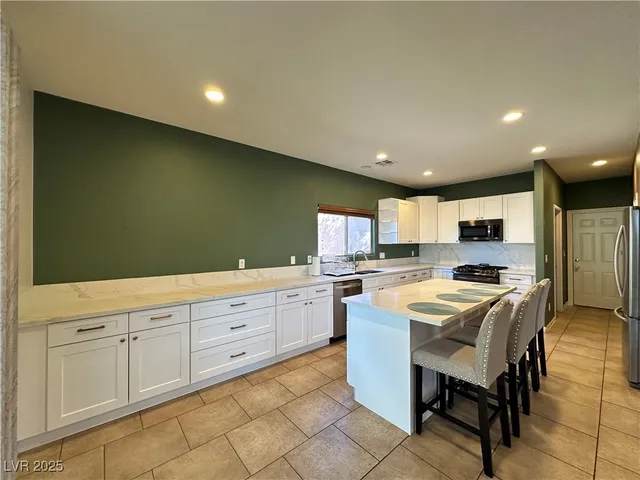 $2,630 | 1380 Haven Green Court, Henderson, NV 89012