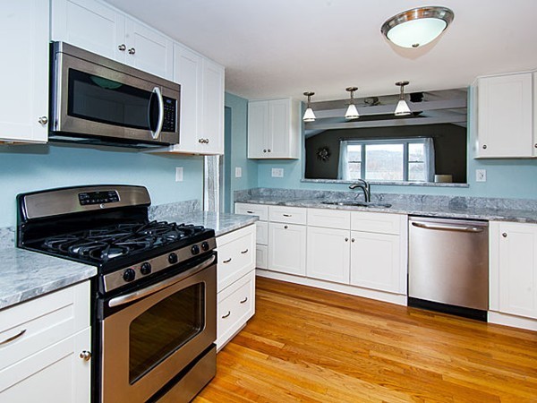 11 Florence Road Waltham, MA 02453 - Photo 4 of 27 Gallery Image 4