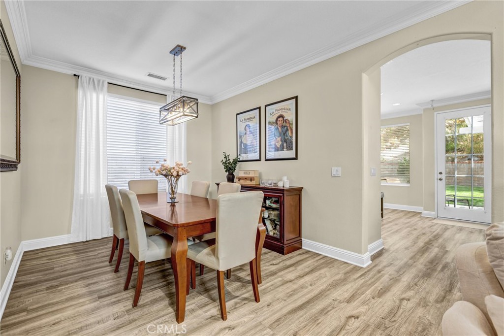 20001 Franks Way Saugus, CA 91350 - Photo 12 of 56