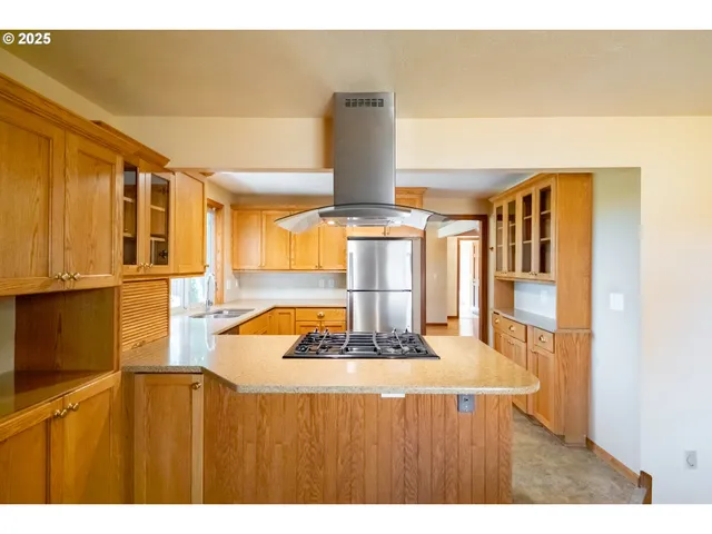 $499,900 | 2465 40th Avenue Southeast, Albany, OR 97322