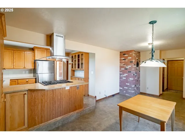 $499,900 | 2465 40th Avenue Southeast, Albany, OR 97322