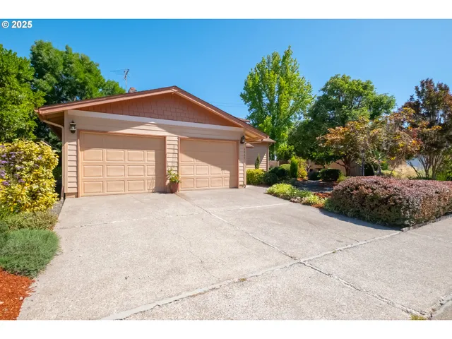 $499,900 | 2465 40th Avenue Southeast, Albany, OR 97322