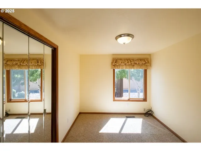 $499,900 | 2465 40th Avenue Southeast, Albany, OR 97322