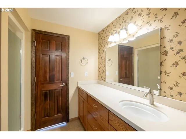 $499,900 | 2465 40th Avenue Southeast, Albany, OR 97322