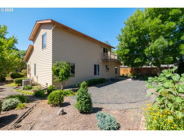 $499,900 | 2465 40th Avenue Southeast, Albany, OR 97322