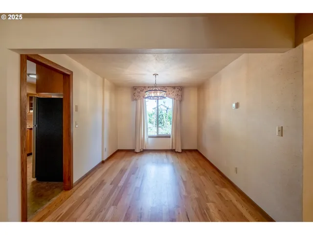 $499,900 | 2465 40th Avenue Southeast, Albany, OR 97322