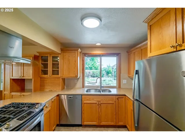 $499,900 | 2465 40th Avenue Southeast, Albany, OR 97322