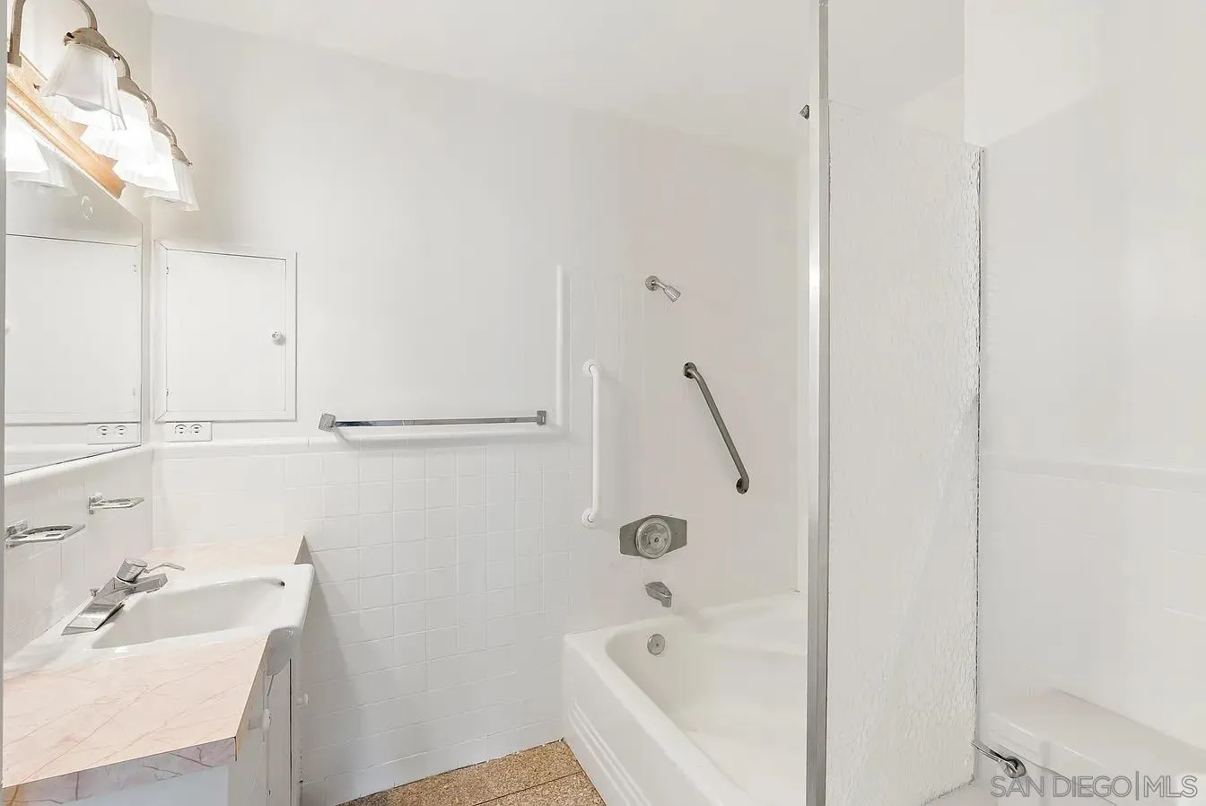 1703 Castellana Road La Jolla, CA 92037 - Photo 32 of 40