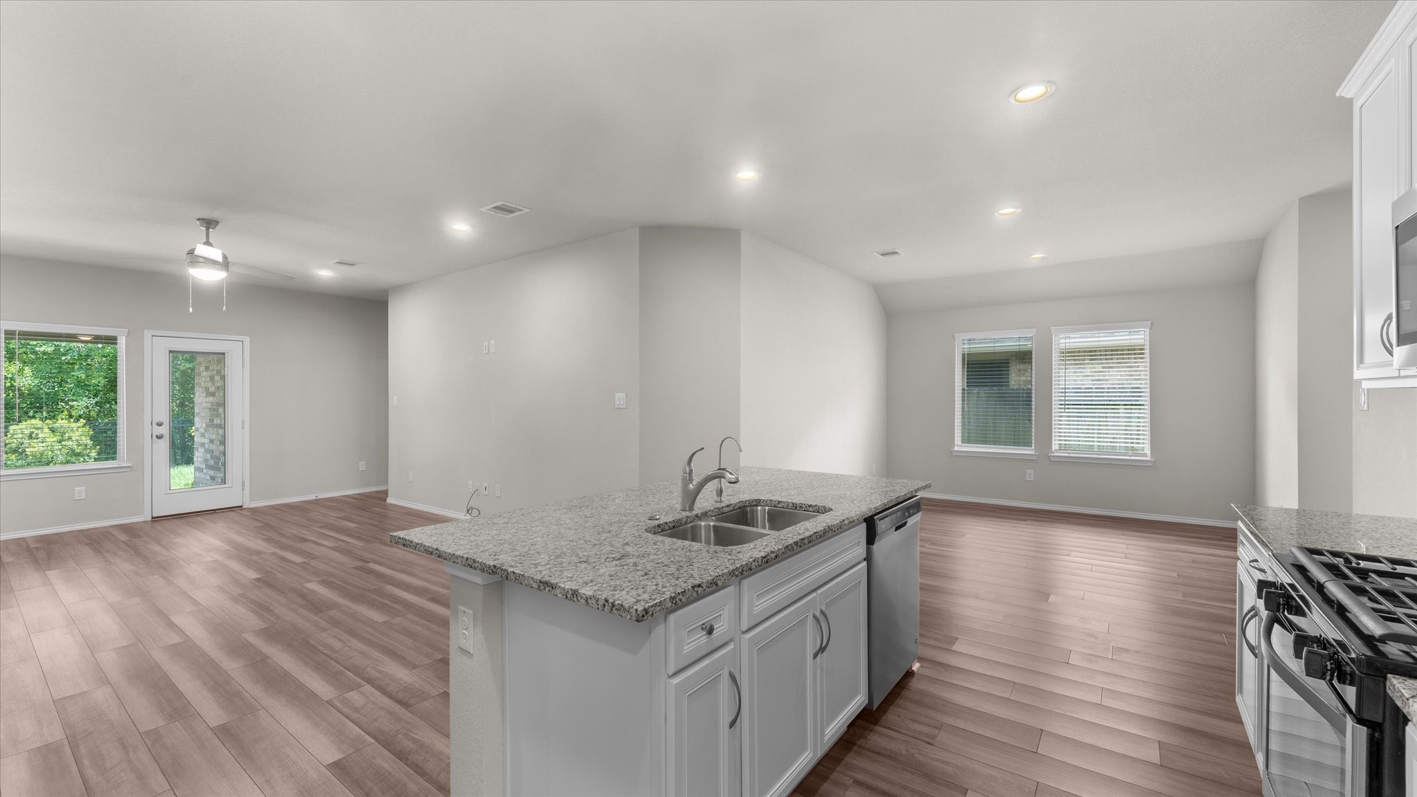 9257 Inland Leather Lane Conroe, TX 77385 - Photo 12 of 39