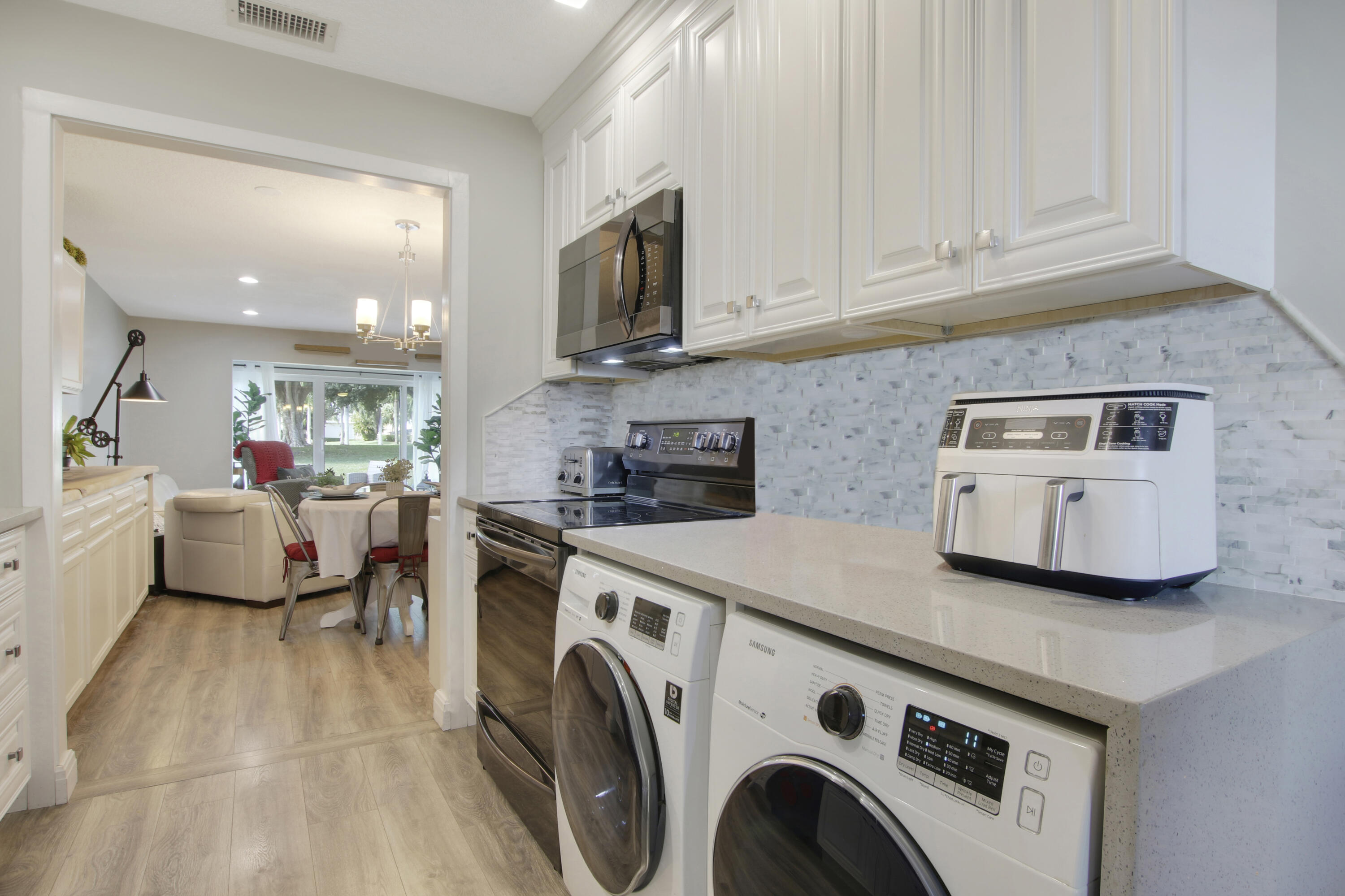 13658 Vía Flora, Unit B Delray Beach, FL 33484 - Photo 3 of 24 House2-13