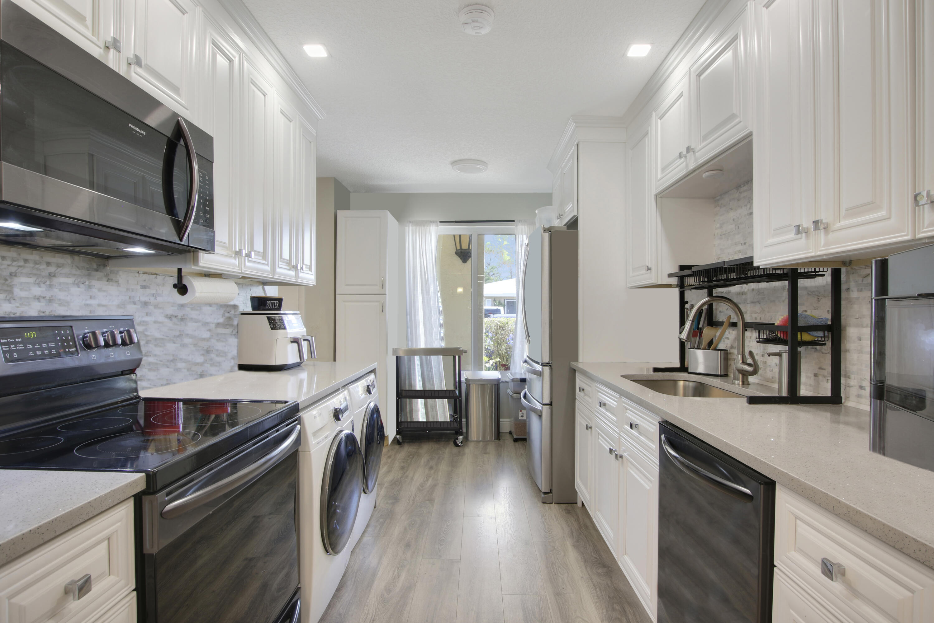 13658 Vía Flora, Unit B Delray Beach, FL 33484 - Photo 5 of 24 House2-11