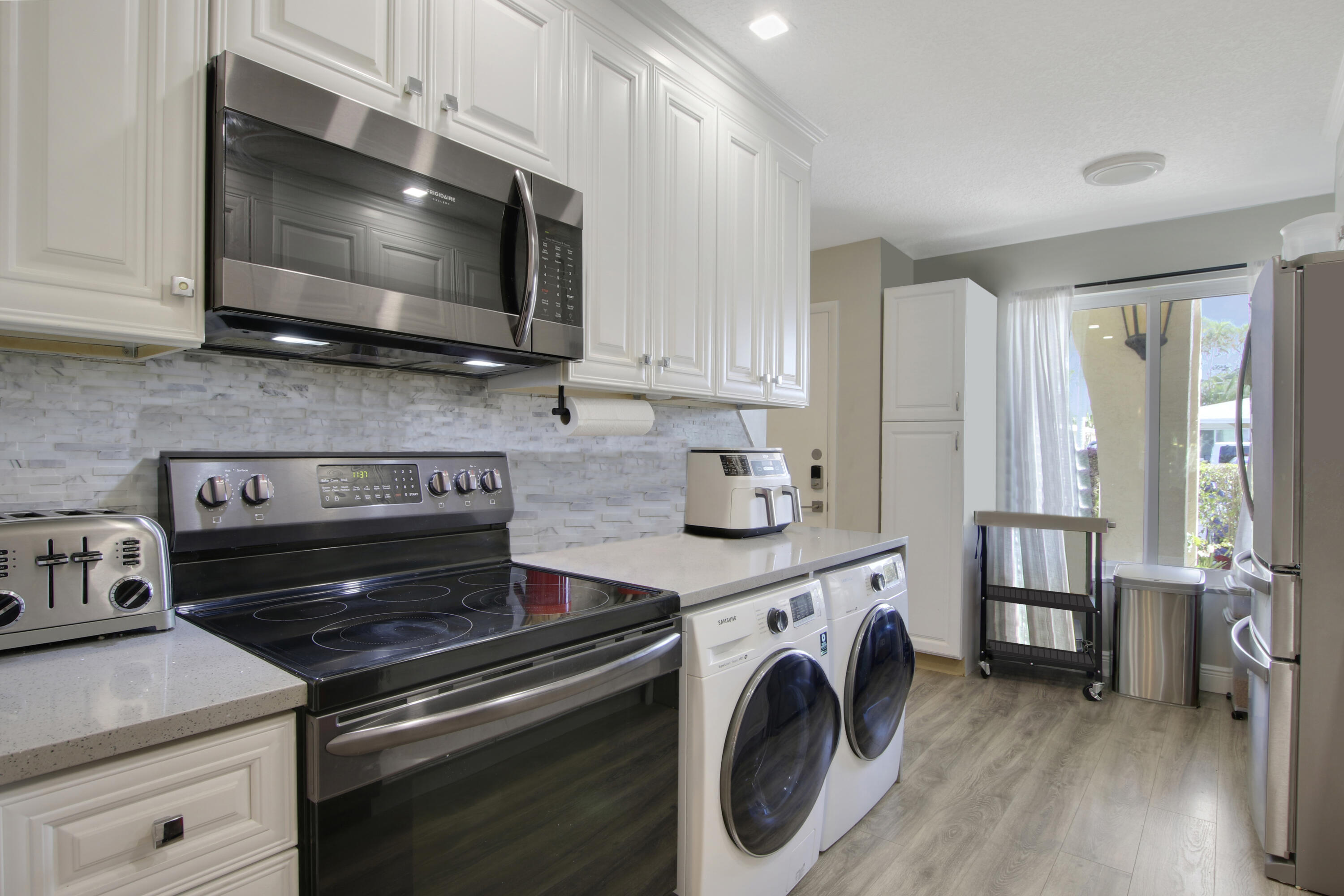 13658 Vía Flora, Unit B Delray Beach, FL 33484 - Photo 6 of 24 House2-10