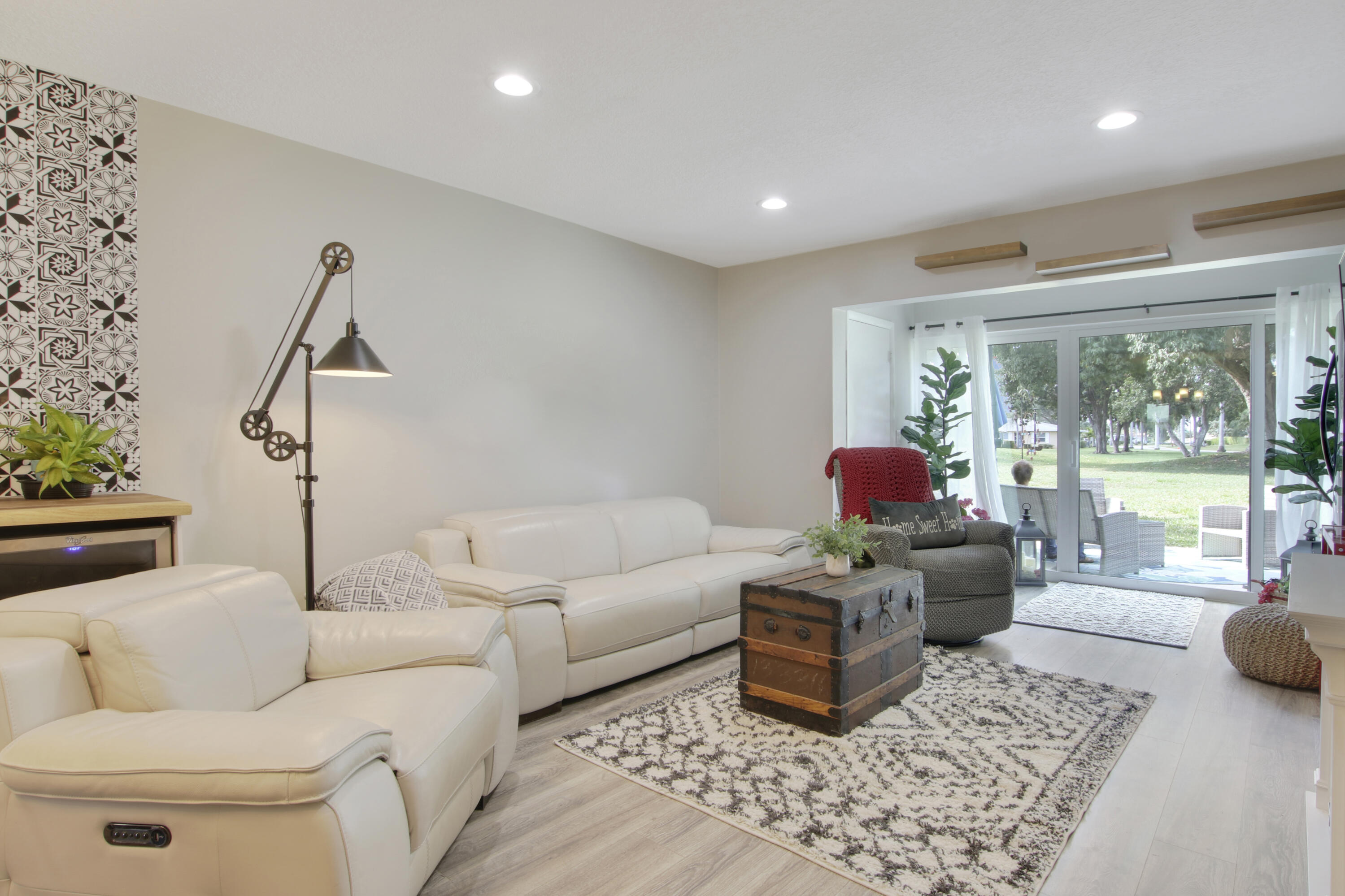 13658 Vía Flora, Unit B Delray Beach, FL 33484 - Photo 10 of 24 House2-15