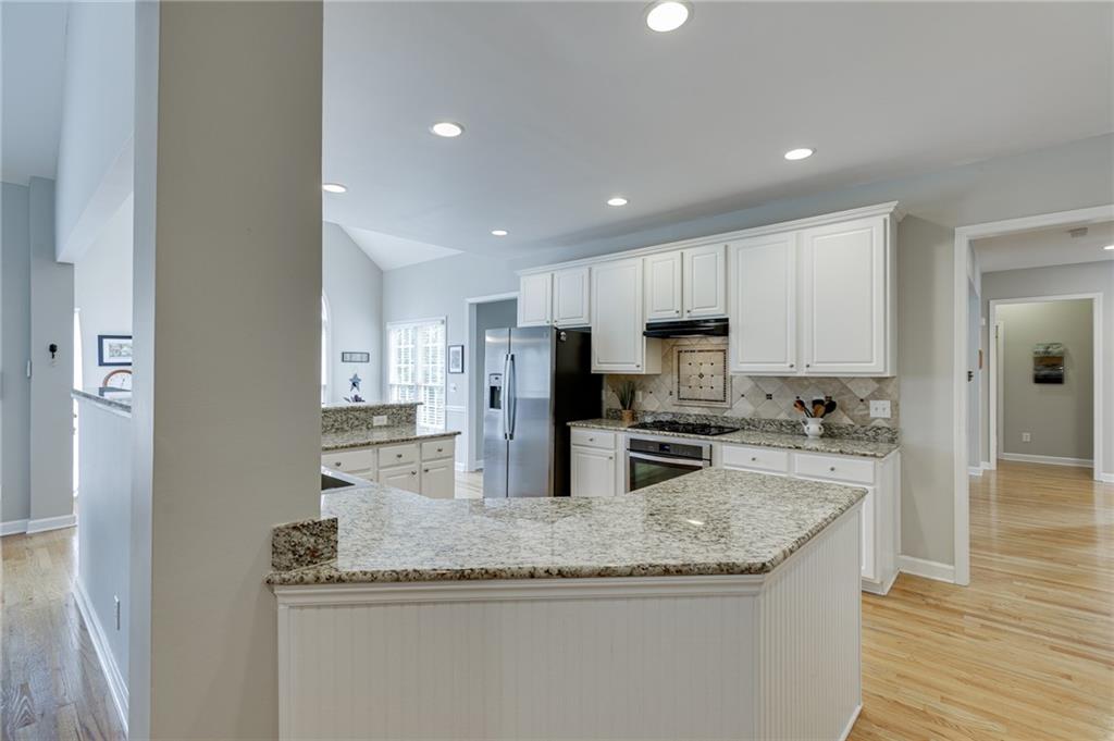 982 Spring Park Lane Suwanee, GA 30024 - Photo 11 of 40 Gallery Image 11
