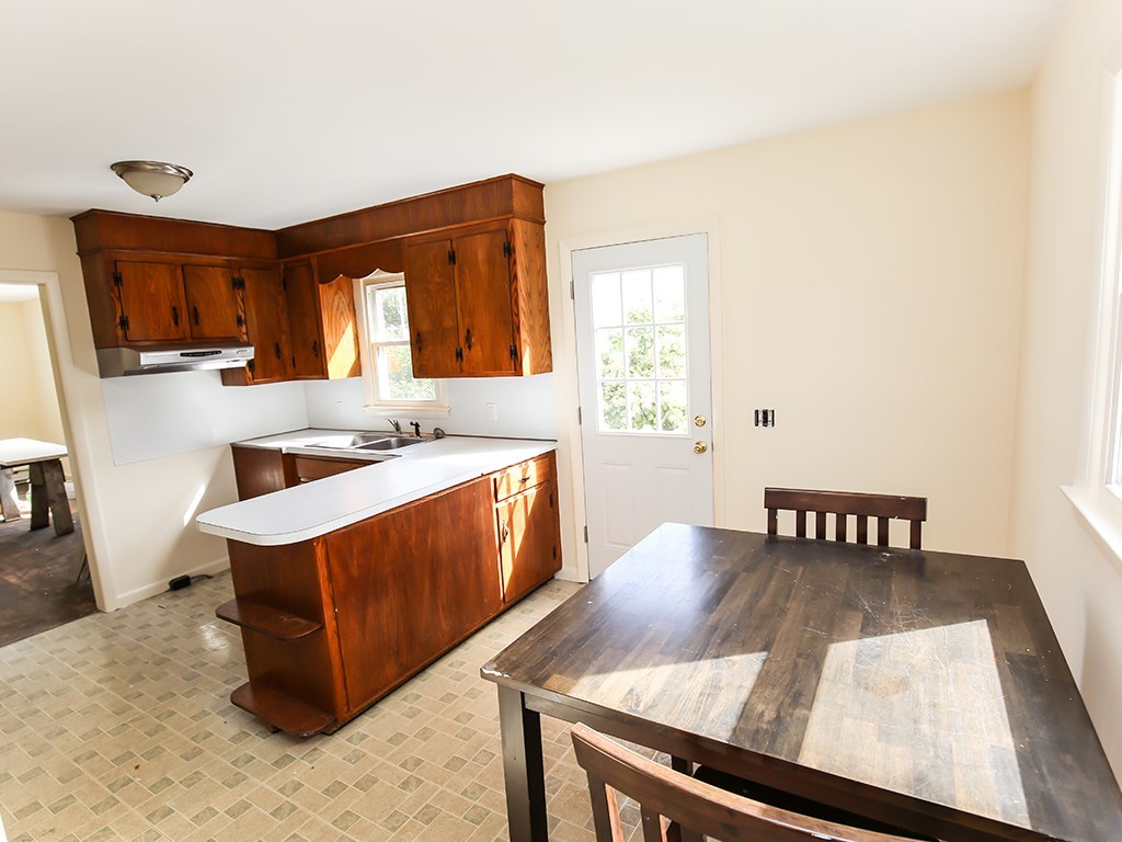 69 Cross Street Westerly, RI 02891 - Photo 14 of 37