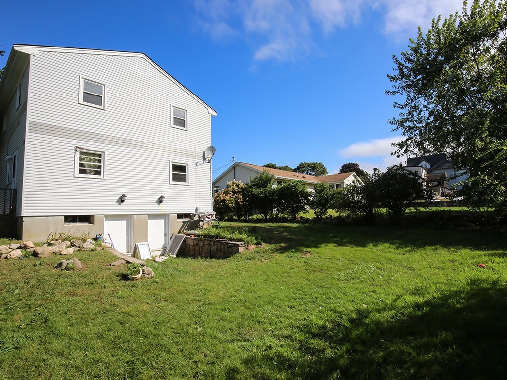 69 Cross Street Westerly, RI 02891 - Photo 2 of 37