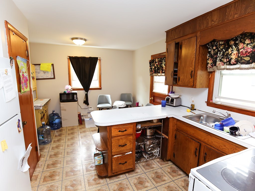 69 Cross Street Westerly, RI 02891 - Photo 29 of 37